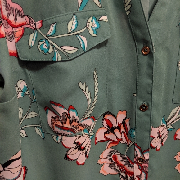 Candies Button Down Top - Picture 3 of 7